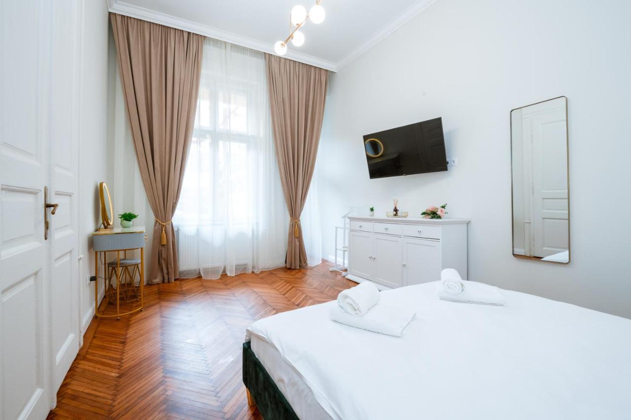 Apartament De Lux Central, P-Ta Matei Corvin Cluj-Napoca Buitenkant foto
